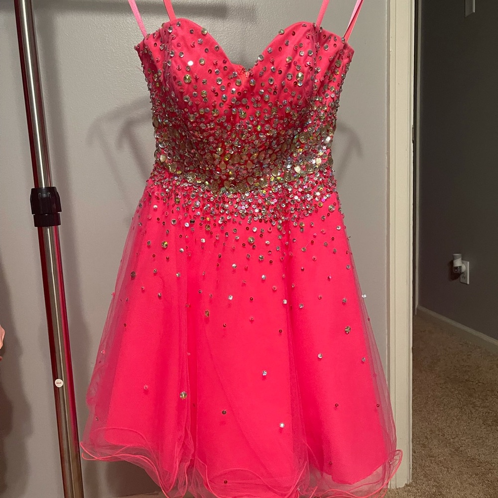 Women’s Homecoming Dress